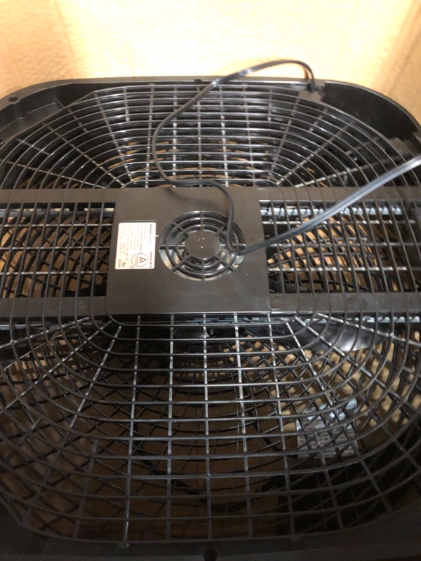 Photo 2 of *** PARTS ONLY***
Amazon Basics 3 Speed Box Fan, 20-Inch 20-inch Box Fan