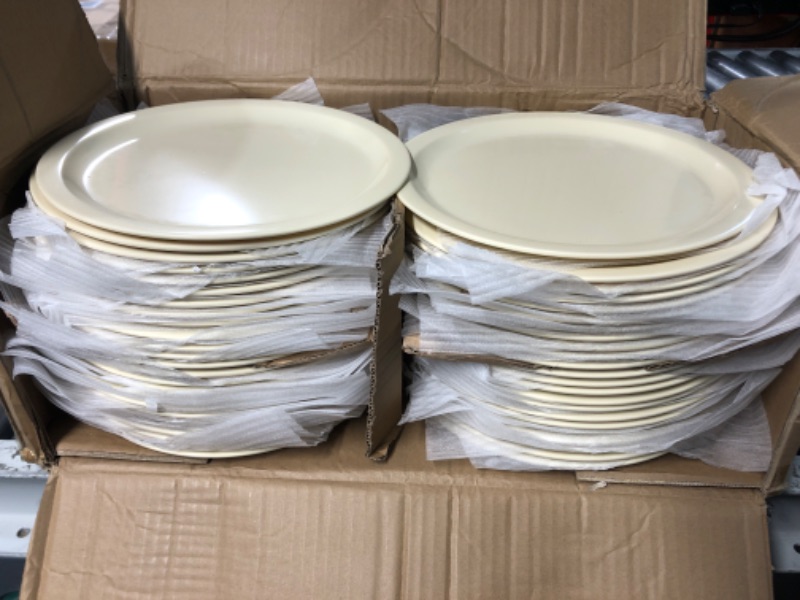 Photo 2 of  PREVIOUSLY OWNED-  Carlisle FoodService Products Kingline Melamine Dinner Plate, 10" (Case of 48)