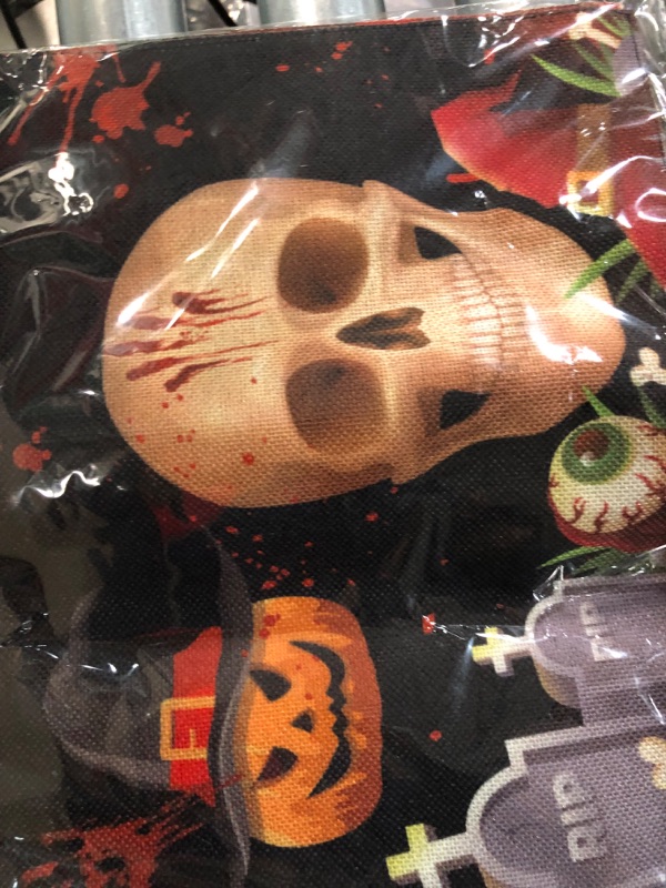 Photo 4 of ****NON REFUNDABLE***
MISC BUNDLE OF HALLOWEEN ITEMS