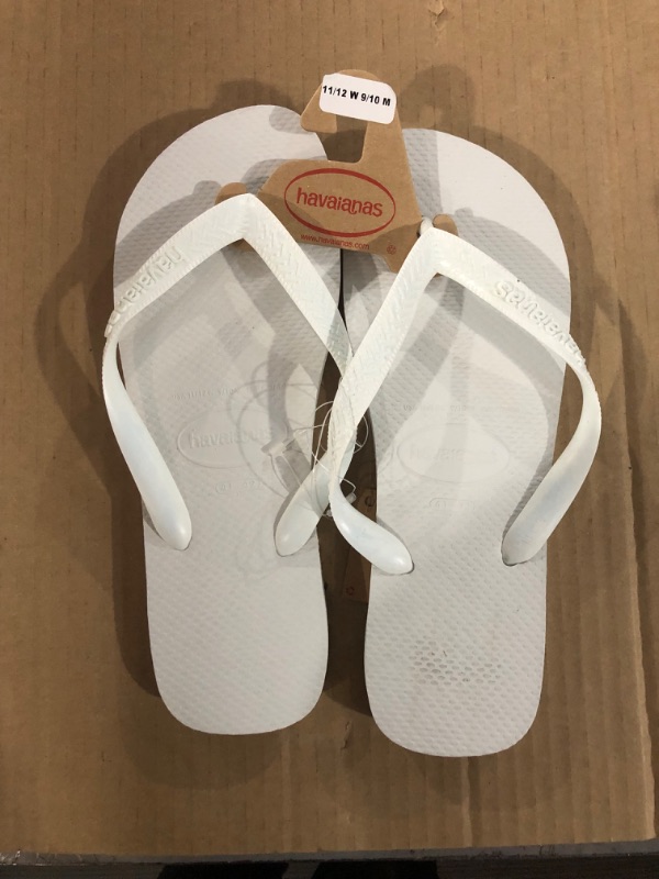 Photo 4 of Havaianas Women’s Top Flip Flop Sandal
size 11/12
