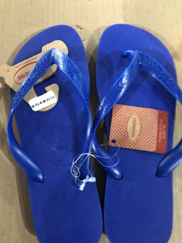 Photo 2 of Havaianas Women’s Top Flip Flop Sandal
size 11/12