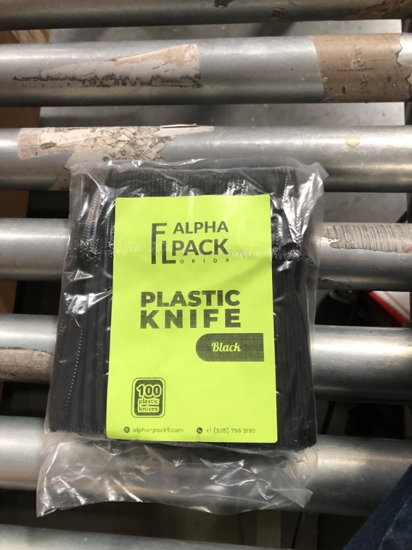 Photo 1 of [100 Sets] Disposable black plastic knives