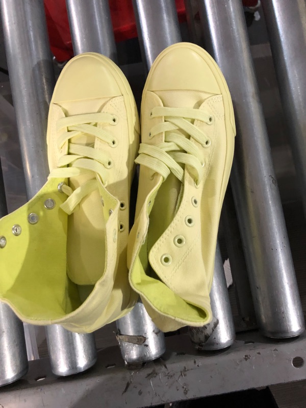 Photo 1 of ***SEE PHOTOS FOR SIZE***
Obtaom Women’s Canvas Shoes Yello