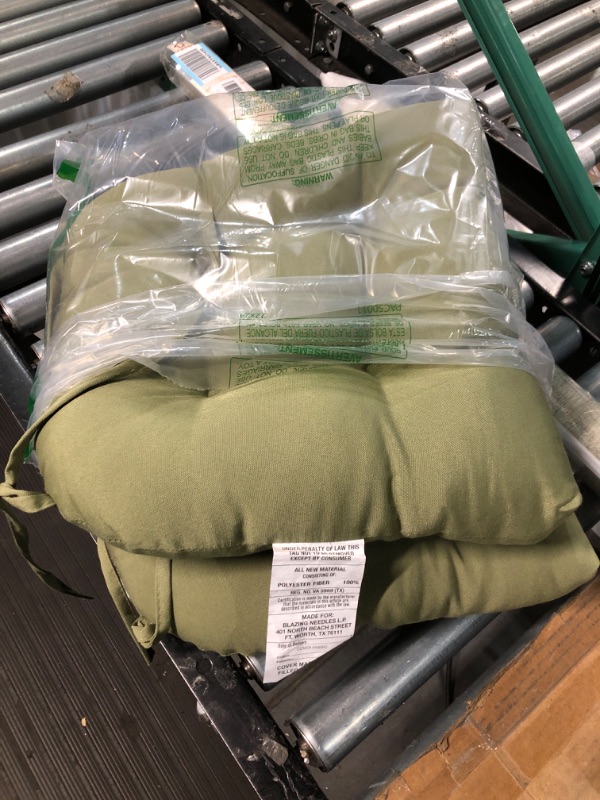 Photo 2 of 
Pillow Perfect Forsyth Solid Indoor/Outdoor Wicker Patio Seat Cushions, Plush Fiber Fill, Weather and Fade Resistant, 2 Count, Green, Round Corner