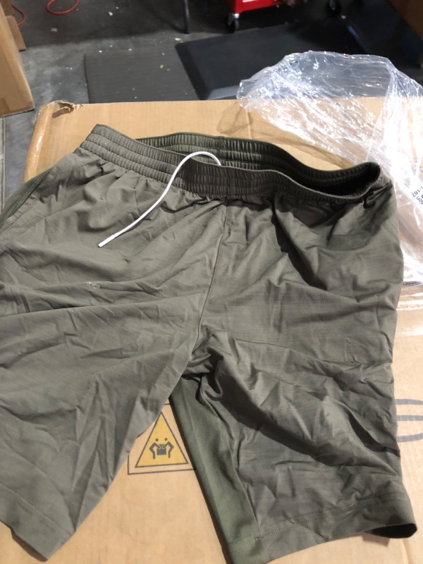 Photo 2 of *MINOR STAIN*
Reebok Men S Speedwick Stretch Performance Knit Active Short ARMY GREEN SIZE MEDIUM
