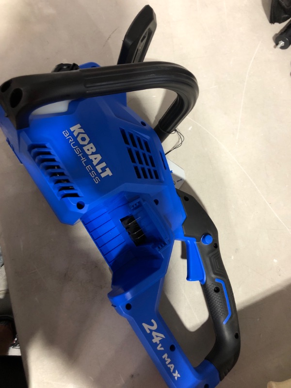 Photo 3 of * used * missing battery * see all images * no blade *
Kobalt KCS 1224A-03 24-Volt 12-in Brushless Cordless Electric Chainsaw 4 Ah