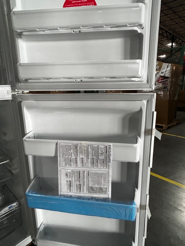 Photo 7 of [FOR PARTS, READ NOTES]
Whirlpool 24.6-cu ft Side-by-Side Refrigerator with Ice Maker (Fingerprint Resistant Stainless Steel)
