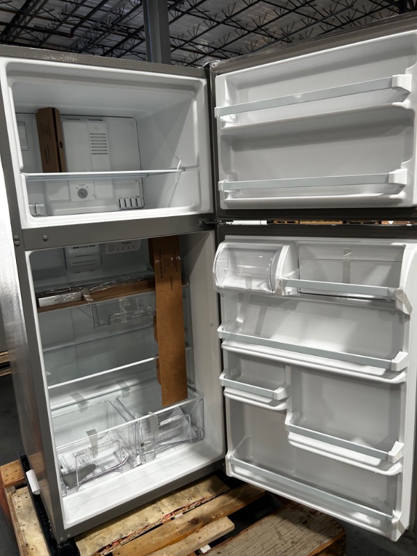 Photo 6 of 30-inch Wide Top Freezer Refrigerator - 18 cu. ft.
