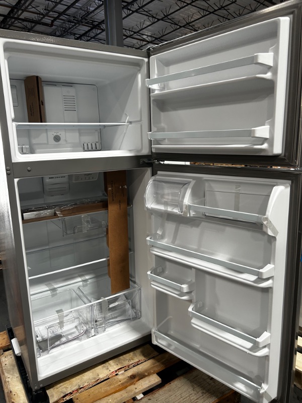 Photo 5 of 30-inch Wide Top Freezer Refrigerator - 18 cu. ft.
