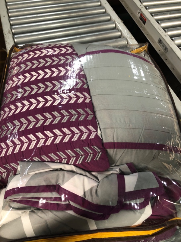 Photo 1 of Intelligent Design Cozy Comforter Set Geometric Design Modern All Season Vibrant Color Bedding Set with Matching Sham, Decorative Pillow, Twin/Twin XL, Nadia, Purple 4 Piece Purple Twin/Twin XL