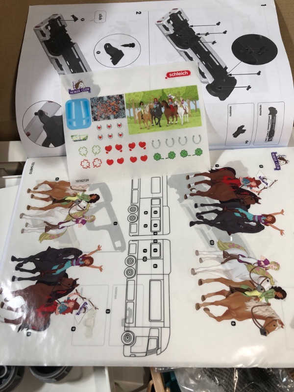 Photo 4 of Schleich Horse Club - Horse Transporter, 227 Piece Playset with Horse Trailer, 3 x Horses, Collectible Animal Toys and Horse Riding Figurines for Children Aged 5+