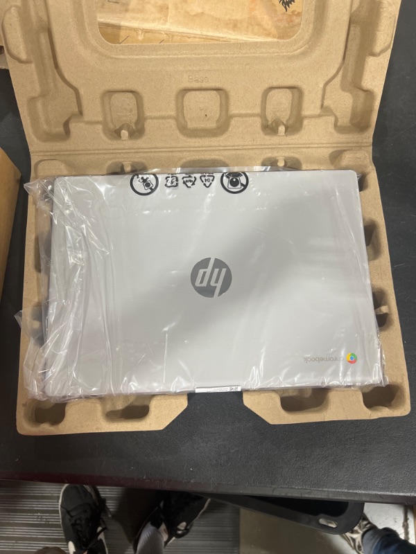 Photo 4 of NEW IN BOX
HP - 14 Chromebook - Intel Celeron - 4GB Memory - 64GB EMMC - Modern Gray
