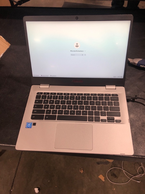 Photo 2 of ASUS Chromebook C423 14.0" FHD NanoEdge -Display -with 180 Degree -Hinge Intel Celeron N3350 -Processor, 4GB -RAM, 64GB eMMC Storage, Silver, C423NA-IS44F-USED
