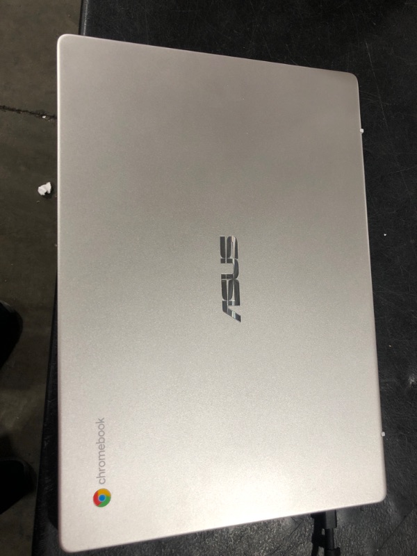 Photo 4 of ASUS Chromebook C423 14.0" FHD NanoEdge -Display -with 180 Degree -Hinge Intel Celeron N3350 -Processor, 4GB -RAM, 64GB eMMC Storage, Silver, C423NA-IS44F-USED
