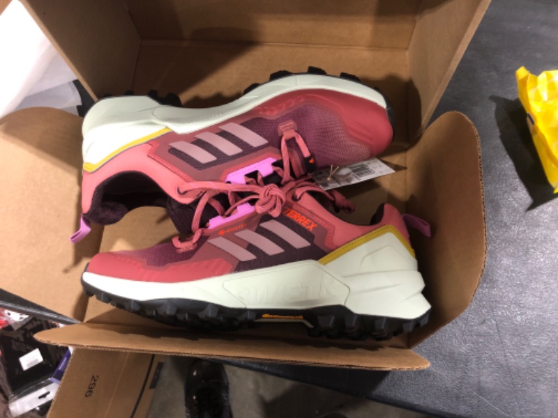 Photo 1 of adidas Terrex Swift R3 Gore-TEX® Wonder Red/Wonder Oxide/Pulse Lilac SIZE 11