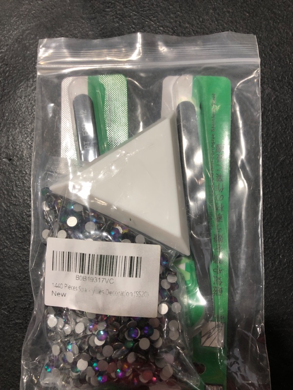 Photo 2 of 1440 Pieces Sparkly Round Flatback Rhinestones with 2 Pieces Straight and Curved Tip Tweezers and 4 Pieces PlasticBead Sorting Trays for Crafts Nails Makeup Bags and Shoes Decoration (SS20)