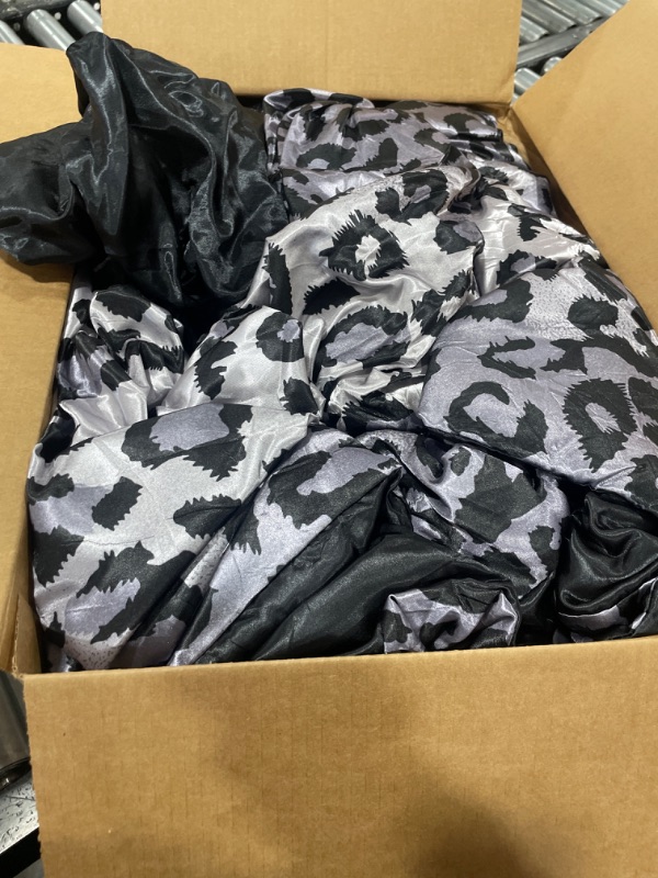 Photo 1 of A Nice Night Leopard Printed?Satin Silky Soft Quilt Sexy Luxury Super Soft Microfiber Comforter Quilt Bedding Comforter Set Full/Queen, Light Weighted (Silver, King(88-by-102-inches)) Silver King(88-by-102-inches)