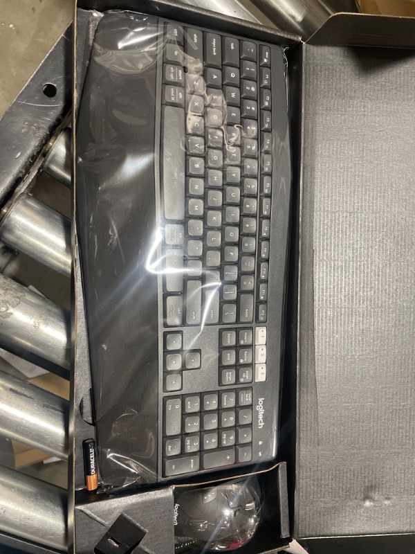 Photo 1 of Logitech MK850 Performance Wireless Keyboard and Mouse Combo