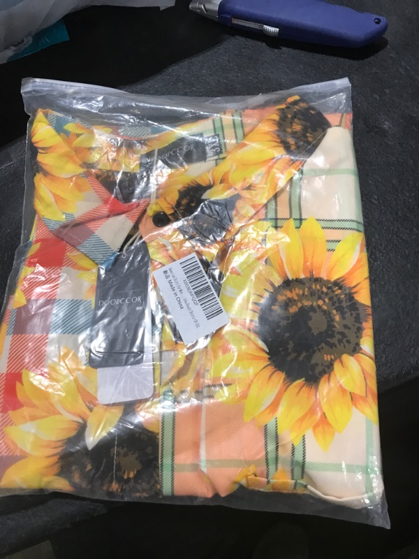 Photo 1 of 3XL YELLOW SUNFLOWER SHIRT 