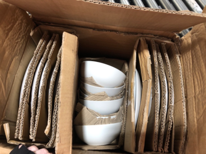 Photo 2 of 18-Piece Dinnerware Set, Service for 6