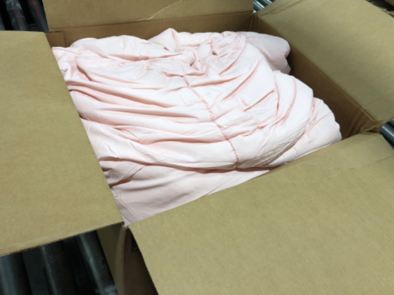 Photo 2 of 1600 Series Lightweight Goose Down Alternative Comforter Full/Queen / Pink Full/Queen Pink