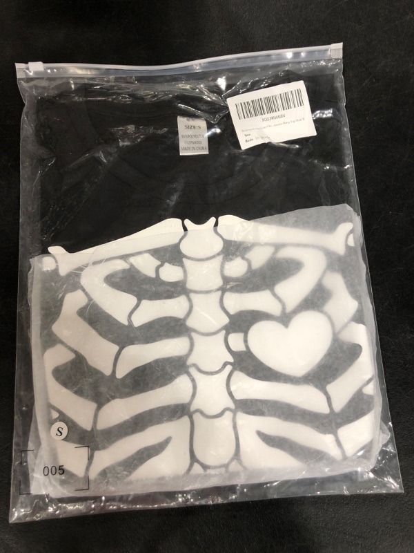 Photo 2 of Belovecol Glow in The Dark Skeleton Shirt Mens Womens Halloween Costume Rib Cage X-Ray Heart T-Shirt Couple Skull Tees Top Small