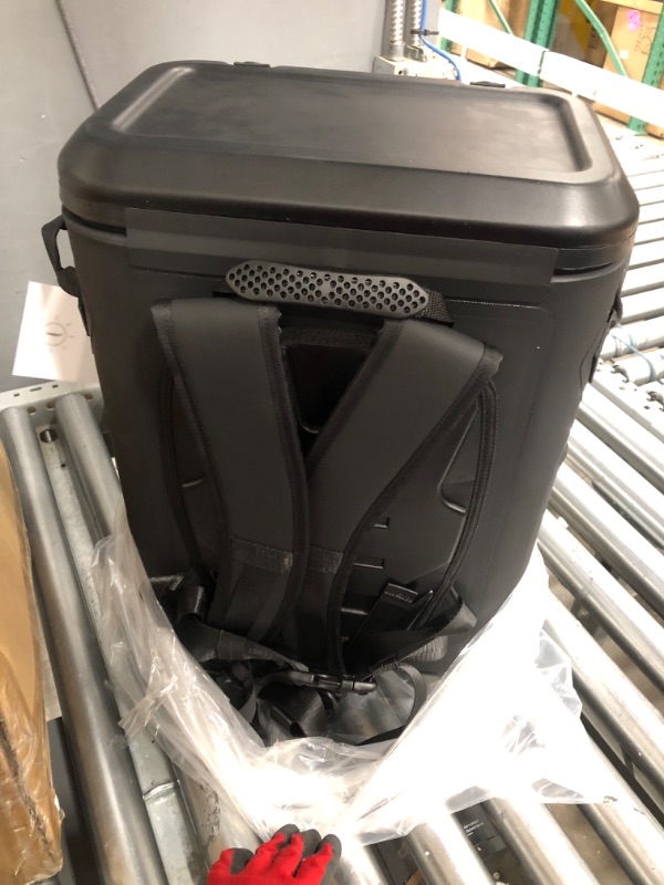 Photo 3 of * DAMAGED *
 Novoto Magnetic Backpack Cooler 30 Can, - Black