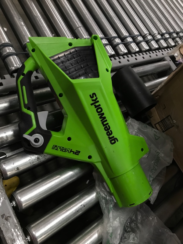 Photo 7 of ***PARTS ONLY*** Greenworks 24-Volt 110 MPH 450 CFM Cordless Blower (4.0Ah Battery & Charger Included) ""CHARGER UNIT DOES NOT WORK CAN NOT TEST DEVICE """