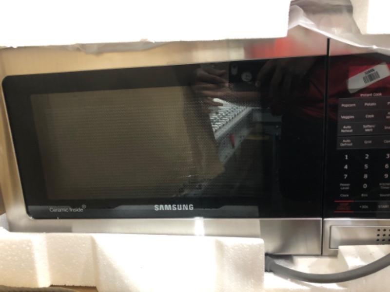 Photo 5 of 1.1 Cu. Ft. Countertop Microwave with Grilling Element