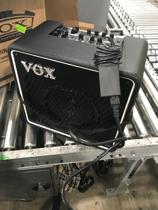 Photo 2 of ***SELLING FOR PARTS***SEE NOTES*** VOX Guitar Combo Amplifier (MINIGO50)