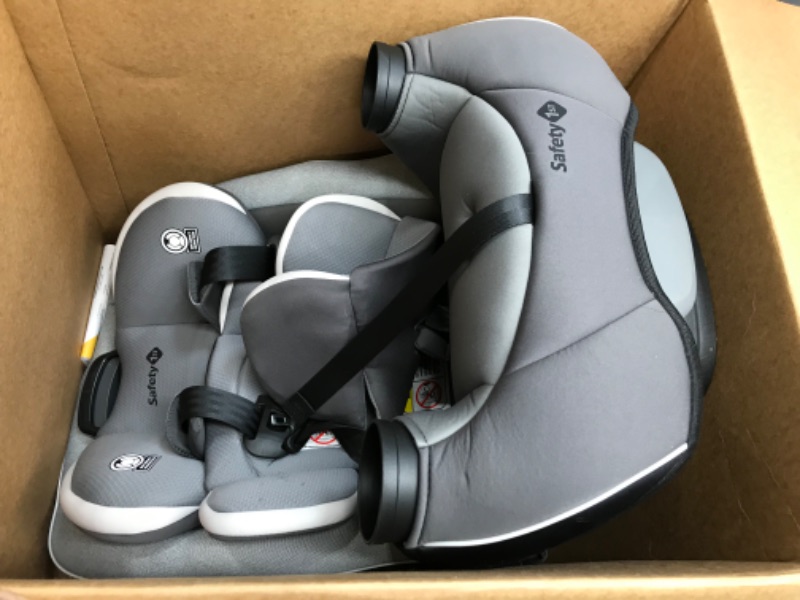 Photo 2 of Safety 1st Crosstown All-in-One Convertible Car Seat, Rear-Facing 5-40 pounds, Forward-Facing 22-65 pounds, and Belt-Positioning Booster 40-100 pounds, Seal