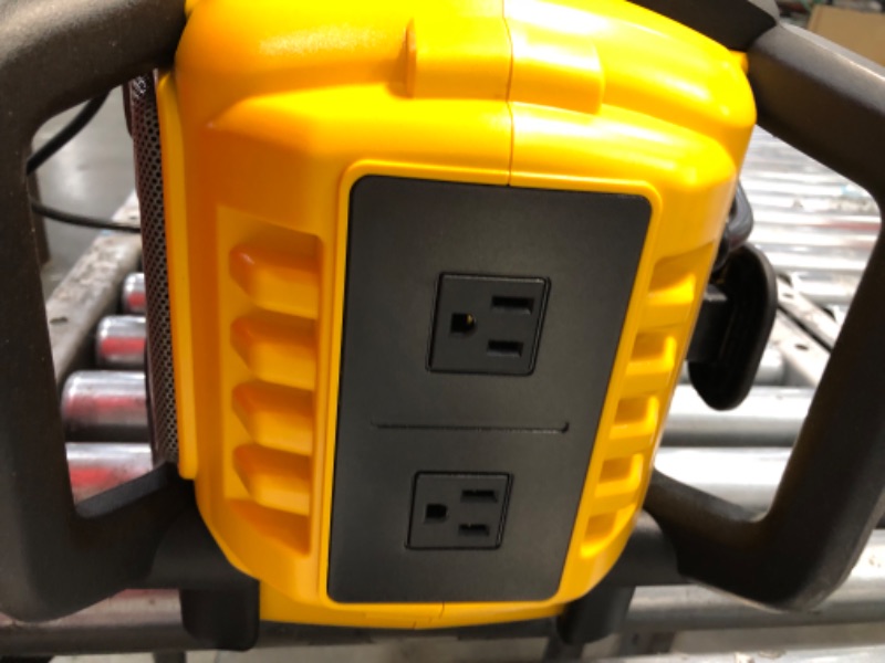 Photo 6 of **USED** DEWALT 20V MAX* Portable Radio & Battery Charger, Bluetooth (DCR025) & 20V MAX Battery, Premium 4.0Ah (DCB204) w/ 20V MAX Battery