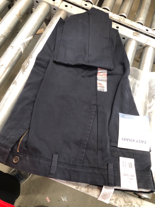 Photo 2 of **NEW** Dockers Men's Slim Fit Easy Khaki Pants 32W x 30L Dockers Navy