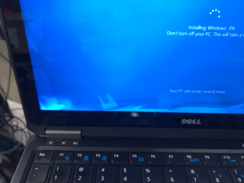 Photo 15 of Dell Latitude E7240 Ultrabook PC - Intel Core i5-4300U 1.9GHz 8GB 128GB SSD Windows 10 Professional (Renewed)
