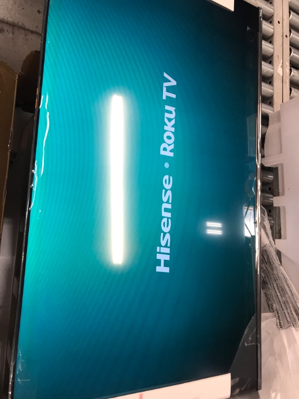 Photo 2 of Hisense 50-Inch Class R6 Series Dolby Vision HDR 4K UHD Roku Smart TV with Alexa Compatibility (50R6G, 2021 Model)