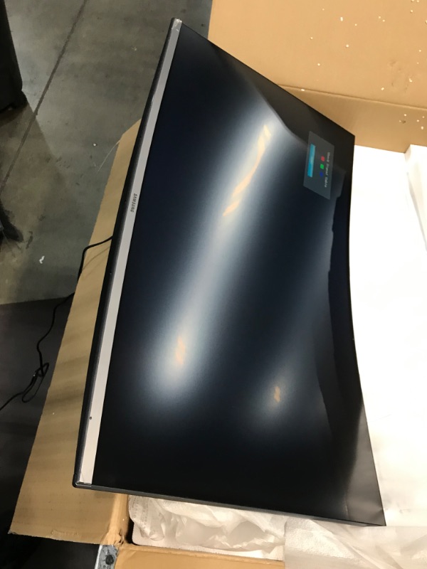 Photo 1 of SAMSUNG UR59 Series 32-Inch 4K UHD (3840x2160) Computer Monitor, Curved, HDMI, Display Port, 3-sided border-less, Eye Saver Mode (LU32R590CWNXZA), Black Black Curved