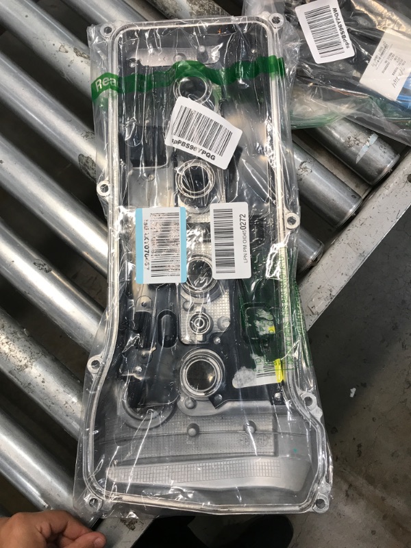 Photo 1 of Engine Valve Cover Compatible with 2001-2015 Toyota Camry RAV4 Corolla Highlander Solara Matrix Scion tC xB Tarago 2.4L Silver Replace 11201-28014 11201-28033