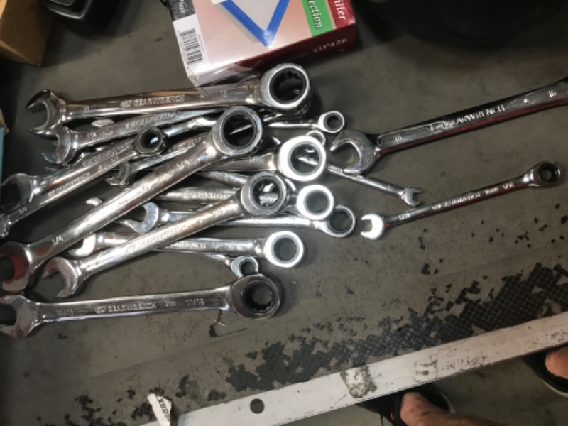 Photo 2 of 
GEARWRENCH 20 Pc. Ratcheting Combination Wrench SAE/Metric - 35720A-02
Style:New Packaging
