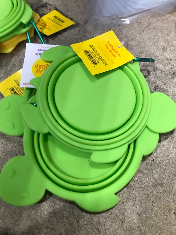 Photo 2 of (pack of 3) Collapsible Turtle Dog Bowl with Carabiner - Green - Sun Squad