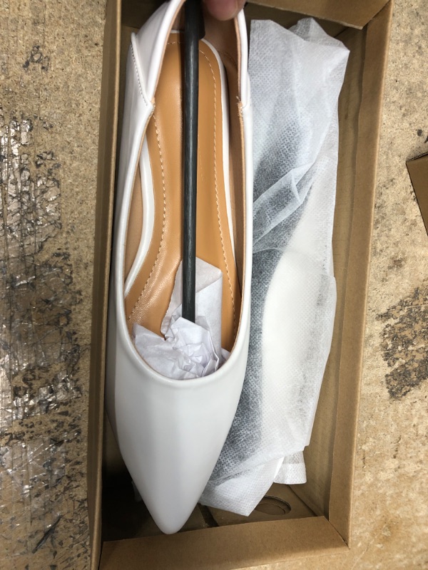 Photo 2 of **NEW**  Arromic Women’s Knit Ballet Flat Comfy Pointed Toe Dressing Work Classic Slip On Flats Shoes Ladies Walking Flats Size:  5 White