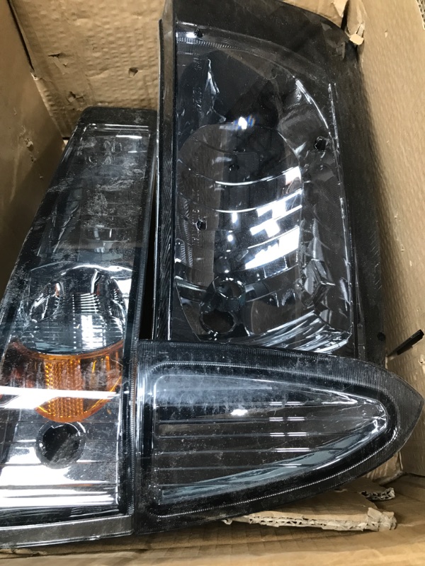 Photo 3 of DNA MOTORING HL-OH-F99SD4P-SM-AM Smoke Lens Amber Headlights Replacement For 99-04 F250 F350 F450 F550 SD Smoked Lens Amber Corner