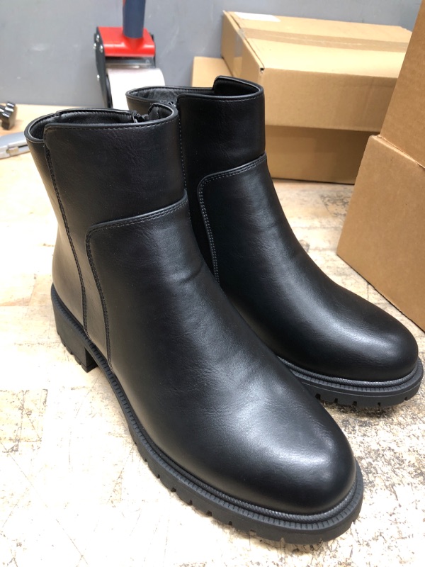 Photo 1 of  Zip-Up Lug sole Rain Boot