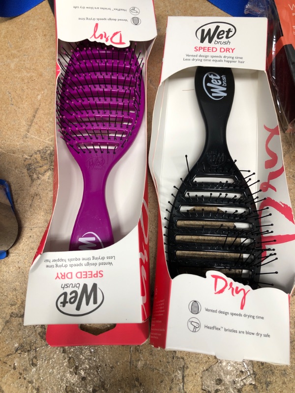 Photo 1 of 2 Wet Brush® the Original Detangler® 
