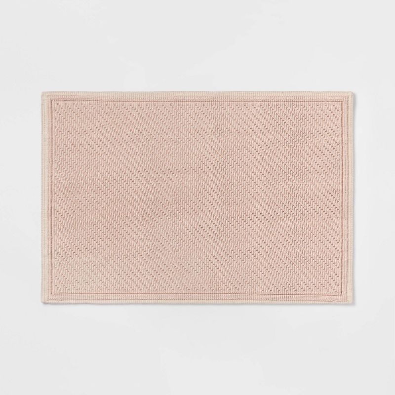 Photo 1 of **SMALL SNAG IN THREAD**
21"x30" Performance Solid Cotton Bath Mat - Threshold™

