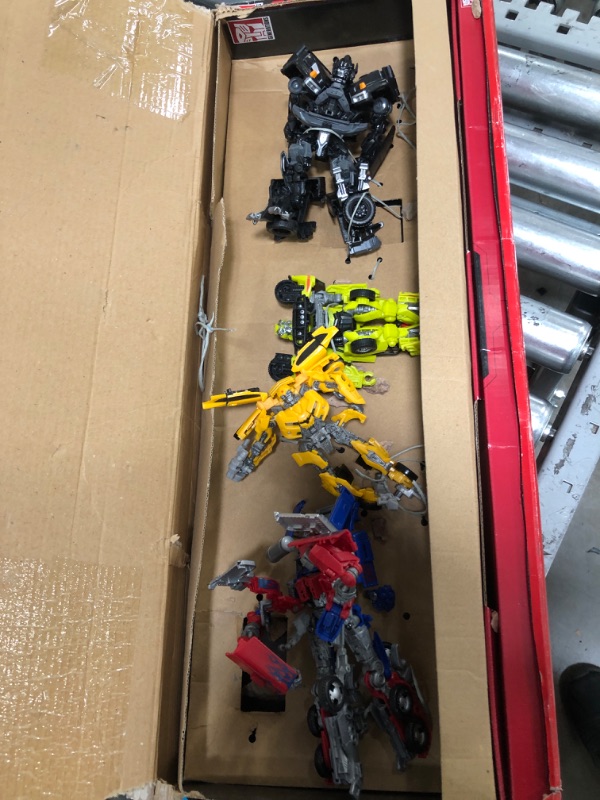 Photo 2 of *incomplete/damaged* Transformers Toys Studio Series Transformers Movie 1 15th Anniversary Multipack with 5 Action Figures - Ages 8 and Up (Amazon Exclusive)