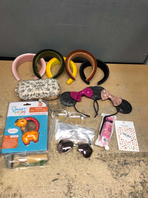 Photo 1 of BUNDLE OF ASSORTED MISC ACCESSORIES