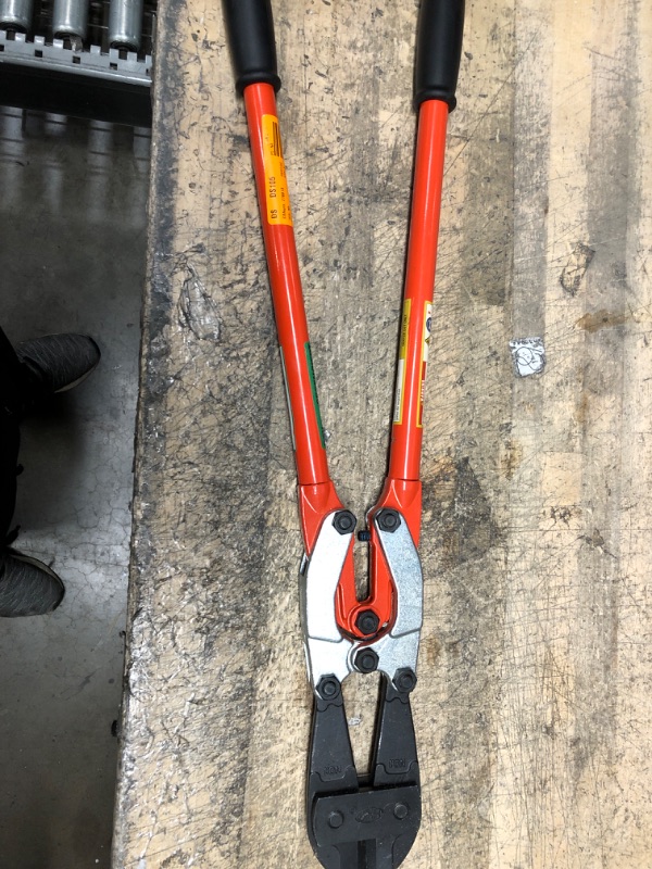 Photo 2 of 24 in. PowerPivot Center Cut Double Compound Action Bolt Cutter
