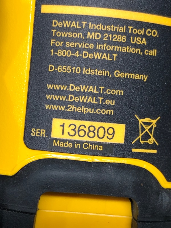Photo 1 of 100 ft. Green Self-Leveling Cross Line Laser Level with (3) AA Batteries & Case
