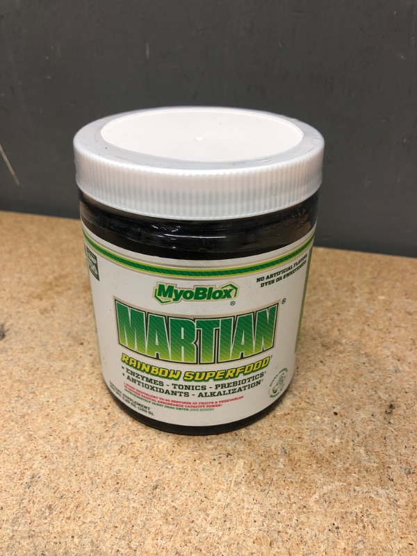 Photo 2 of bb:08/2023** MyoBlox Martian - Greens Superfood Powder - Spirulina & Chlorella - Immune, Detox & Probiotic Prebiotic - Vegan, Non-GMO, & Keto Friendly - Pepino Lemonade - 5.29 oz