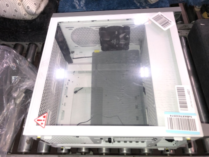 Photo 2 of Corsair 4000D Airflow White Steel / Plastic / Tempered Glass ATX Mid Tower Computer Case